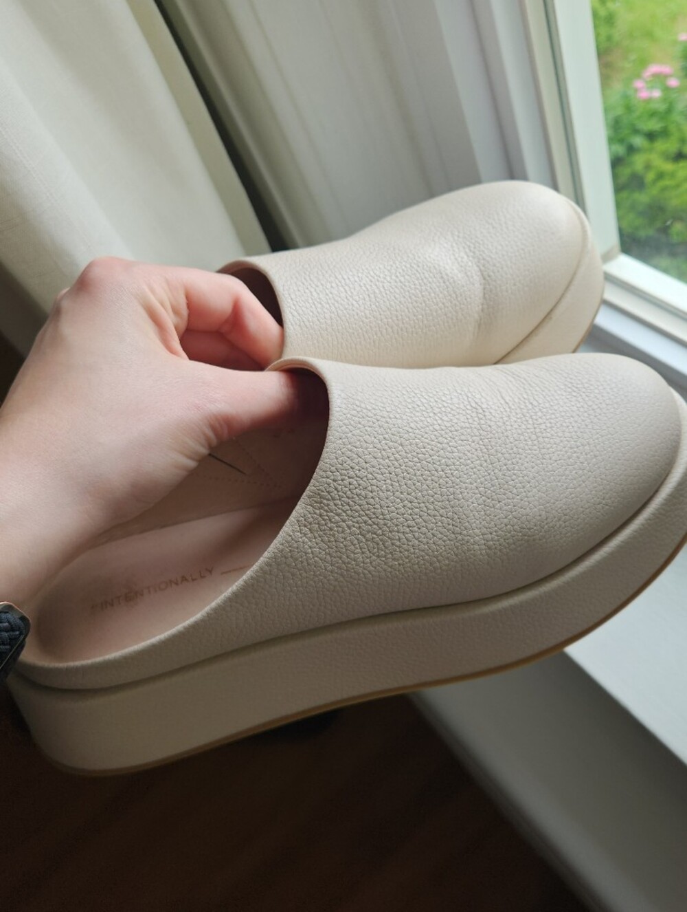 Intentionally Blank Risen Slip On Size 9 - Picture 7 of 11